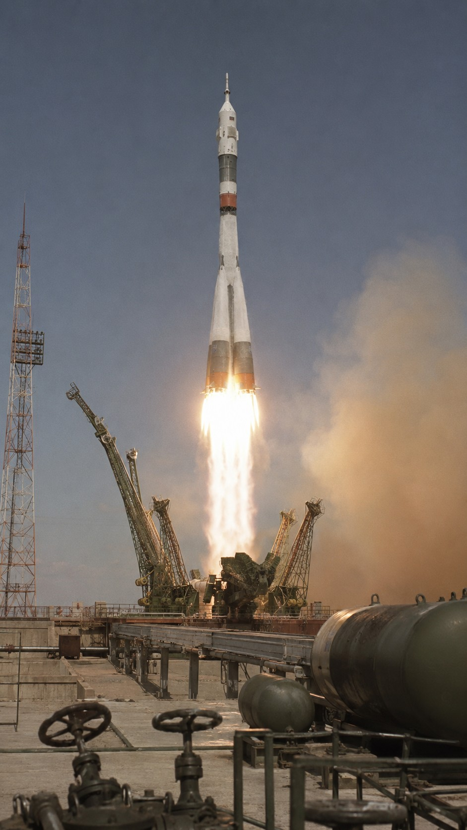 Why Soyuz 11 Became the Only People to Die in Space scene plate 6